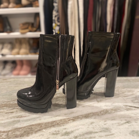 NEW Black faux patent zippered heel boots size 7 - Picture 3 of 6